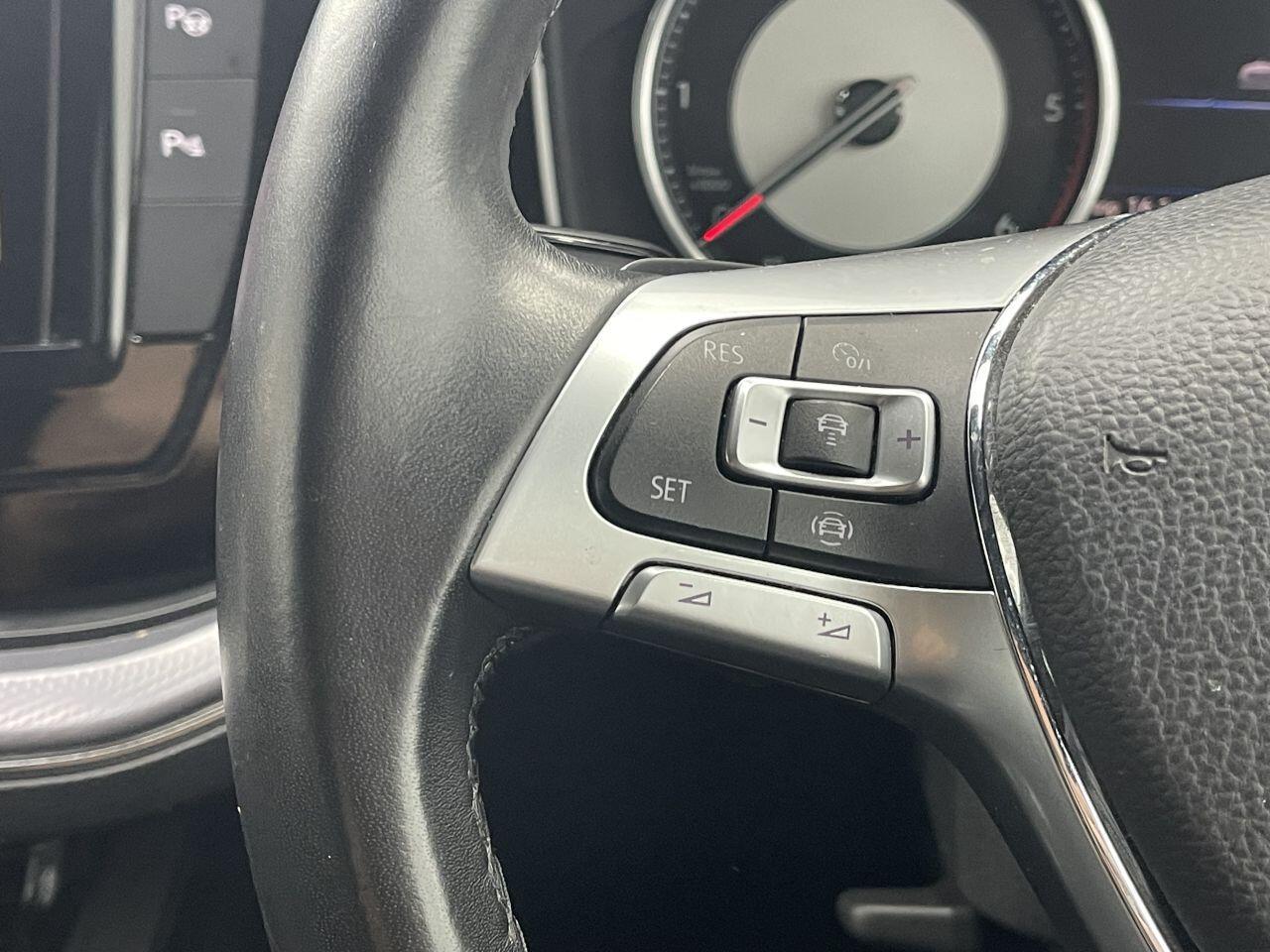 Volkswagen Touareg - Image 37