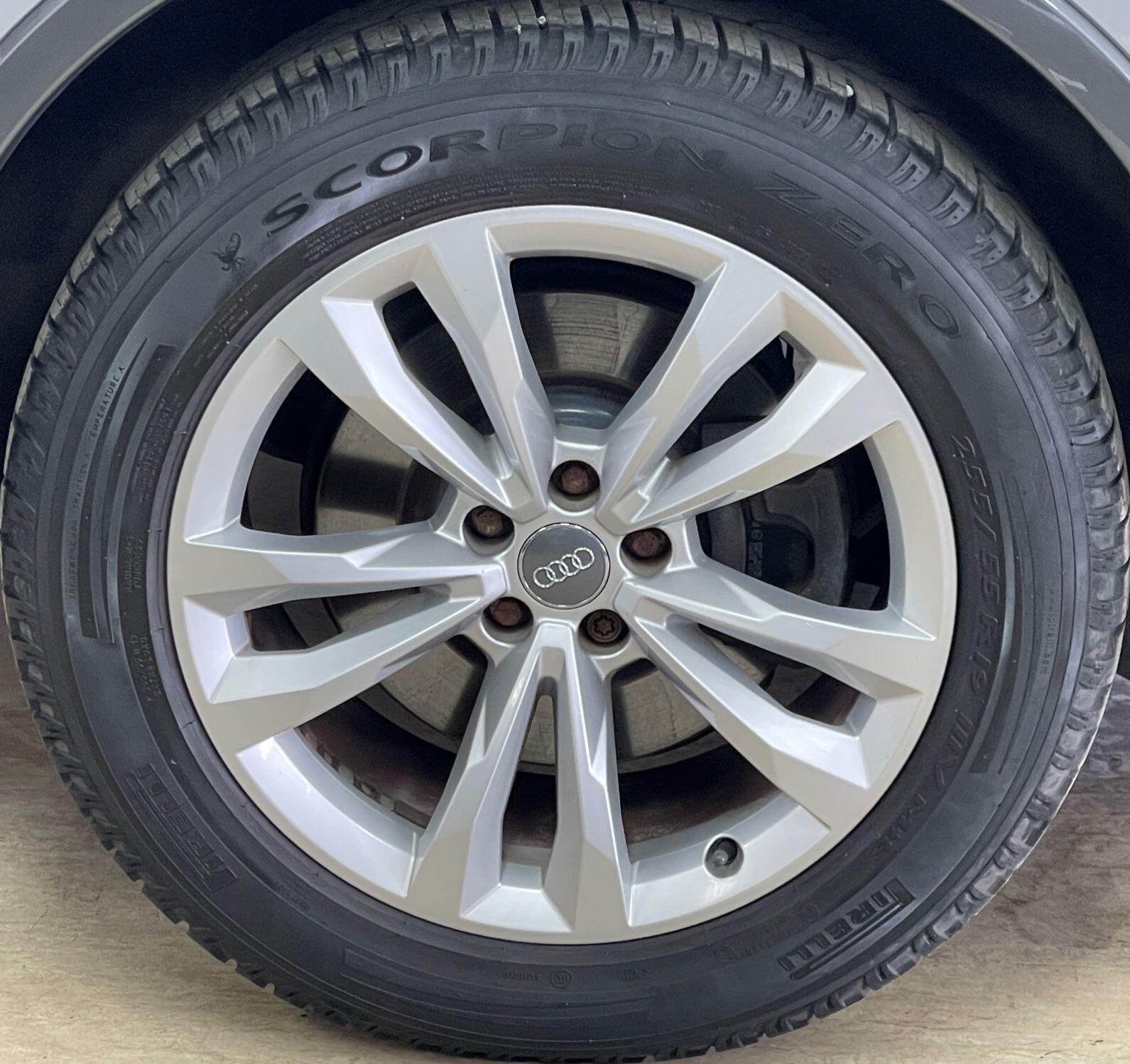 Audi Q7 - Image 18
