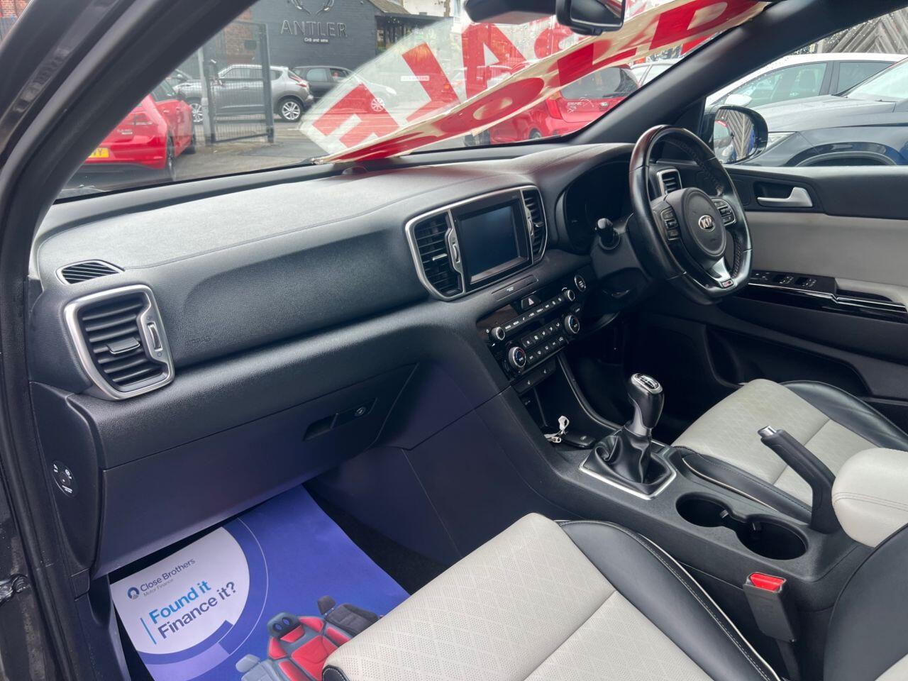 Kia Sportage - Image 12