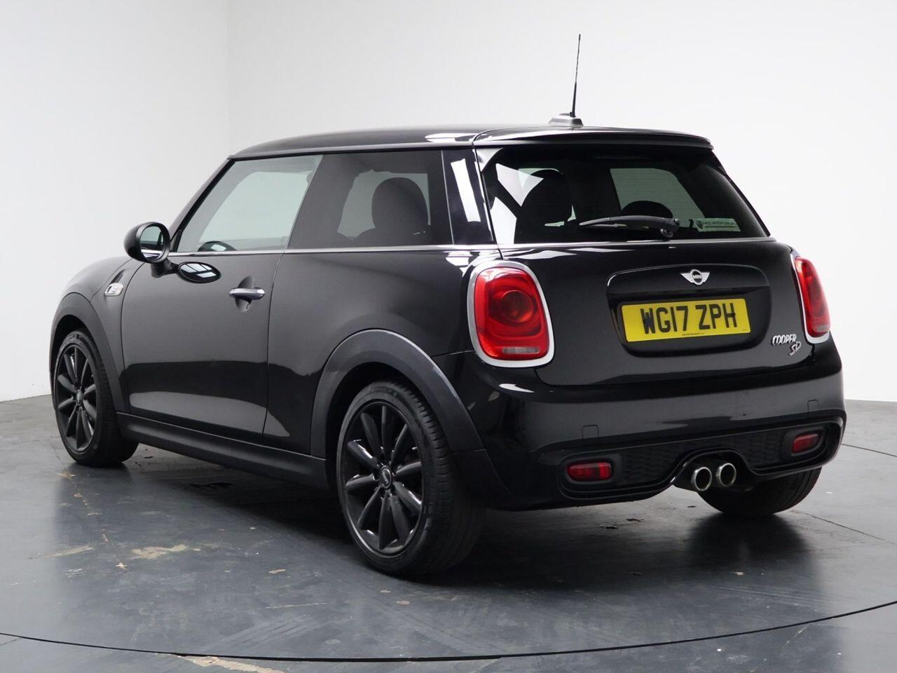 MINI Hatch - Image 9