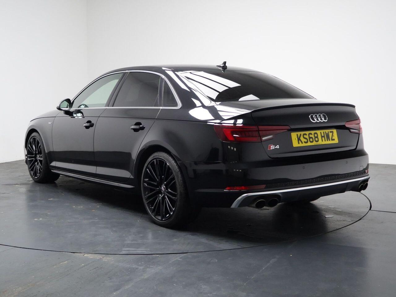 Audi S4 - Image 9