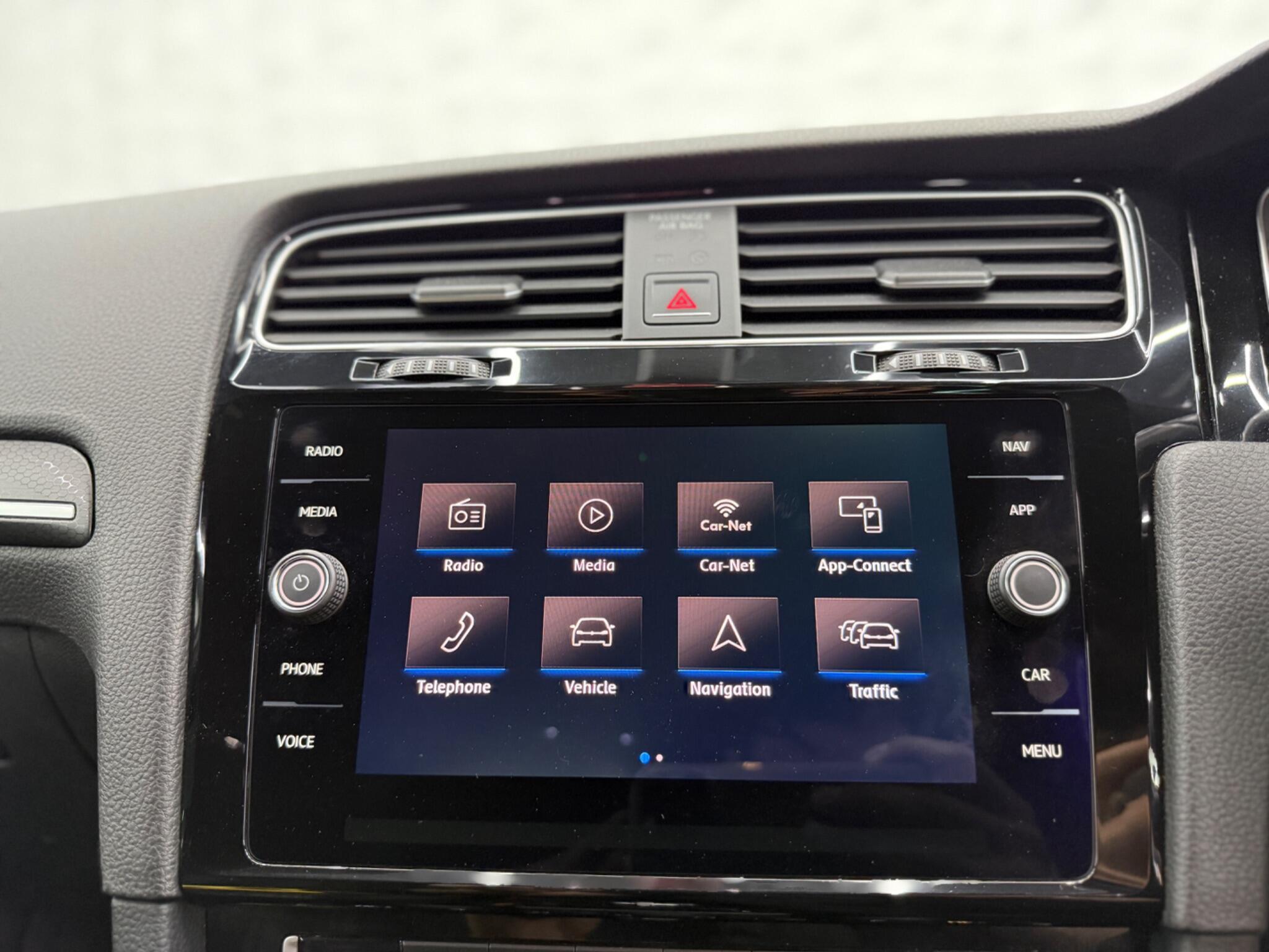 Volkswagen Golf - Image 42