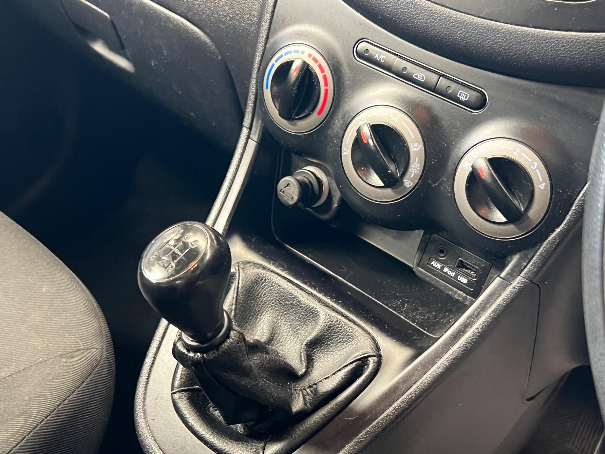 Hyundai i10 - Image 18