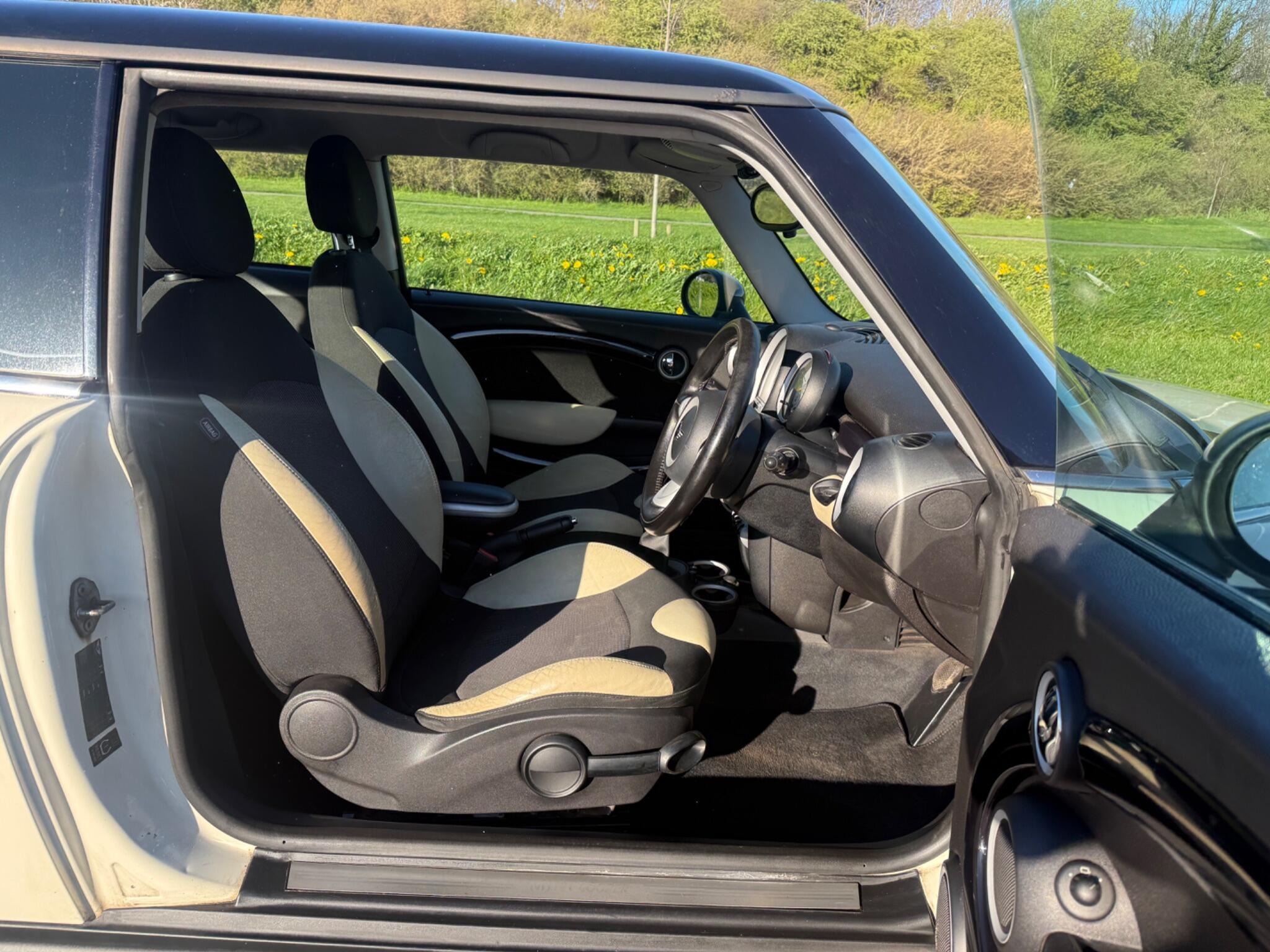 MINI Hatch - Image 9