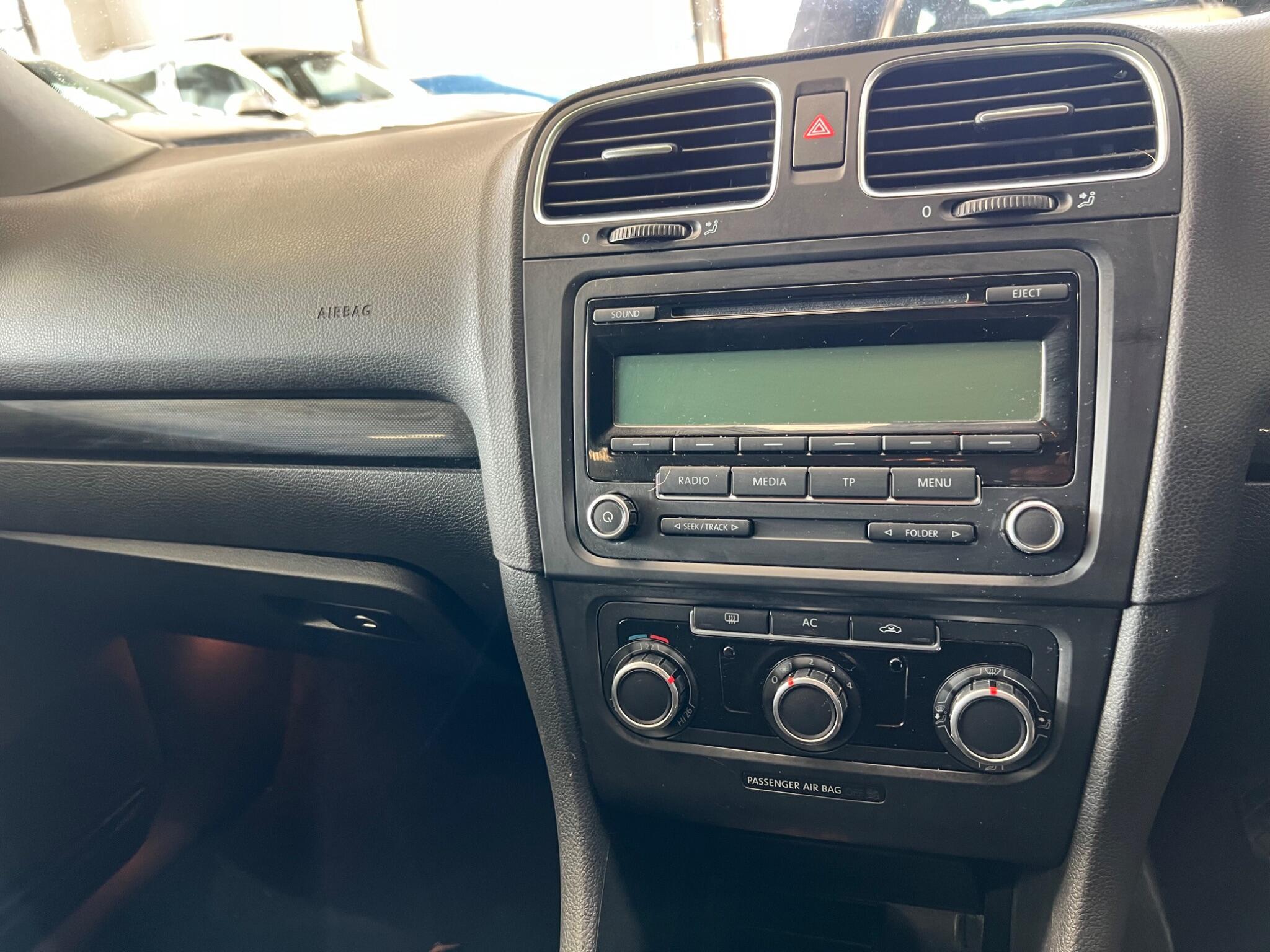 Volkswagen Golf - Image 21