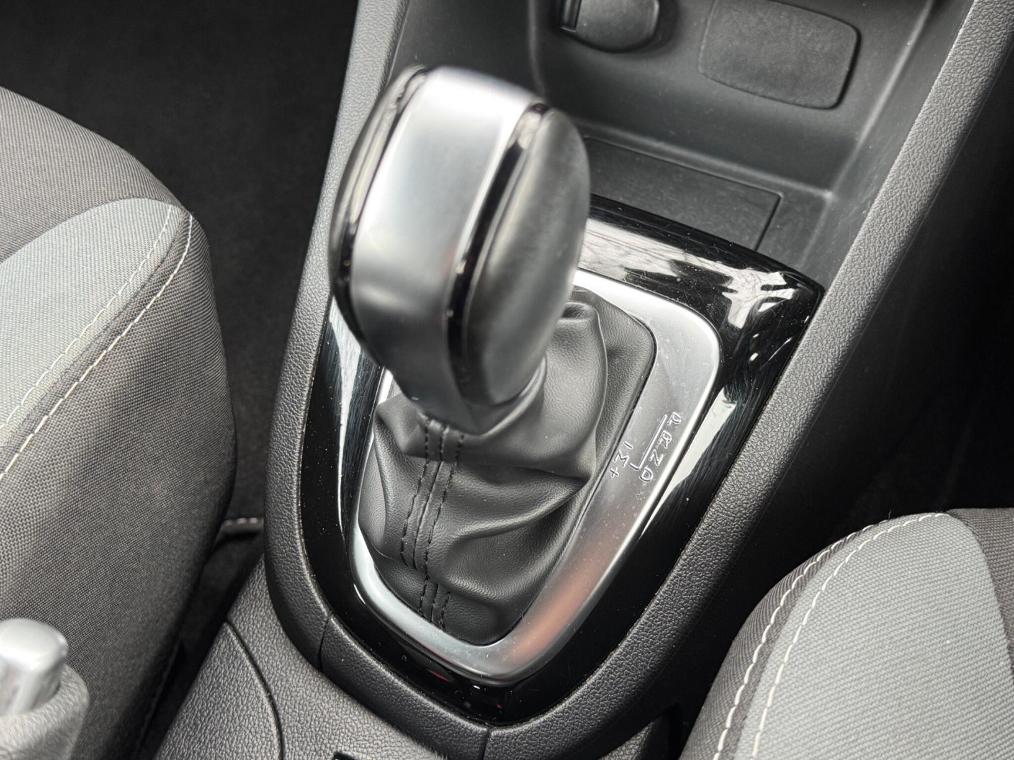 Renault Clio - Image 13