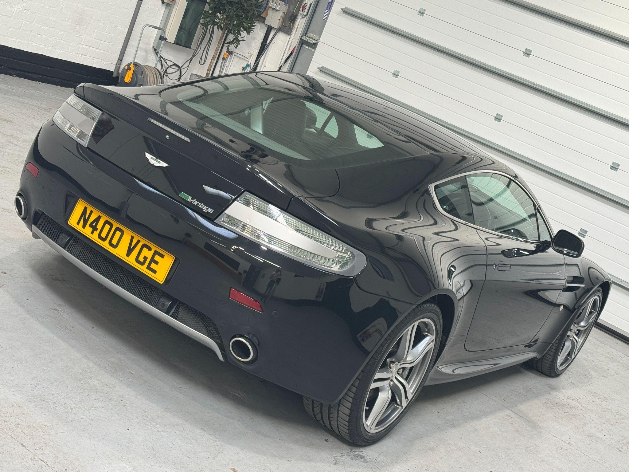 Aston Martin Vantage - Image 29