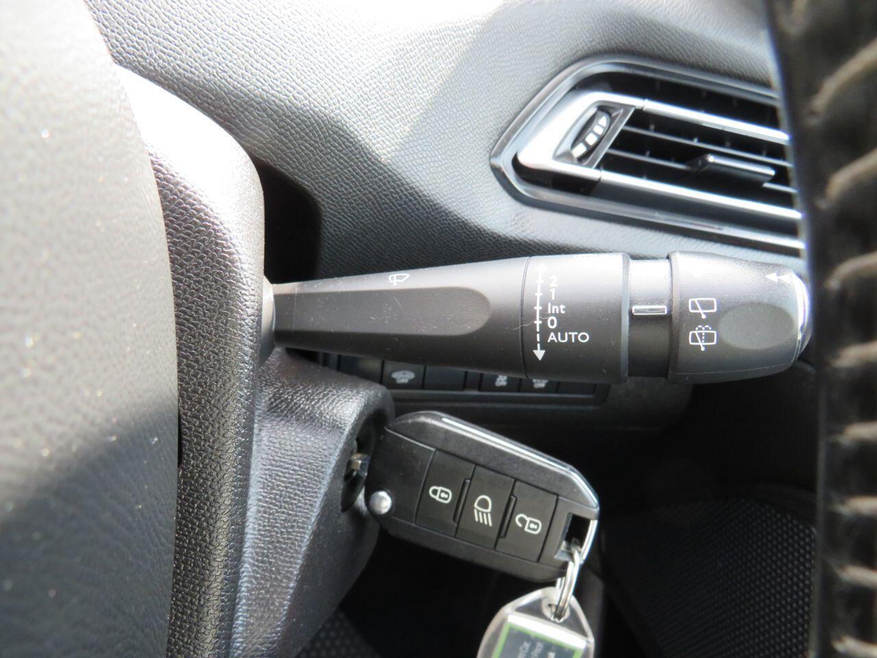 Peugeot 308 - Image 19