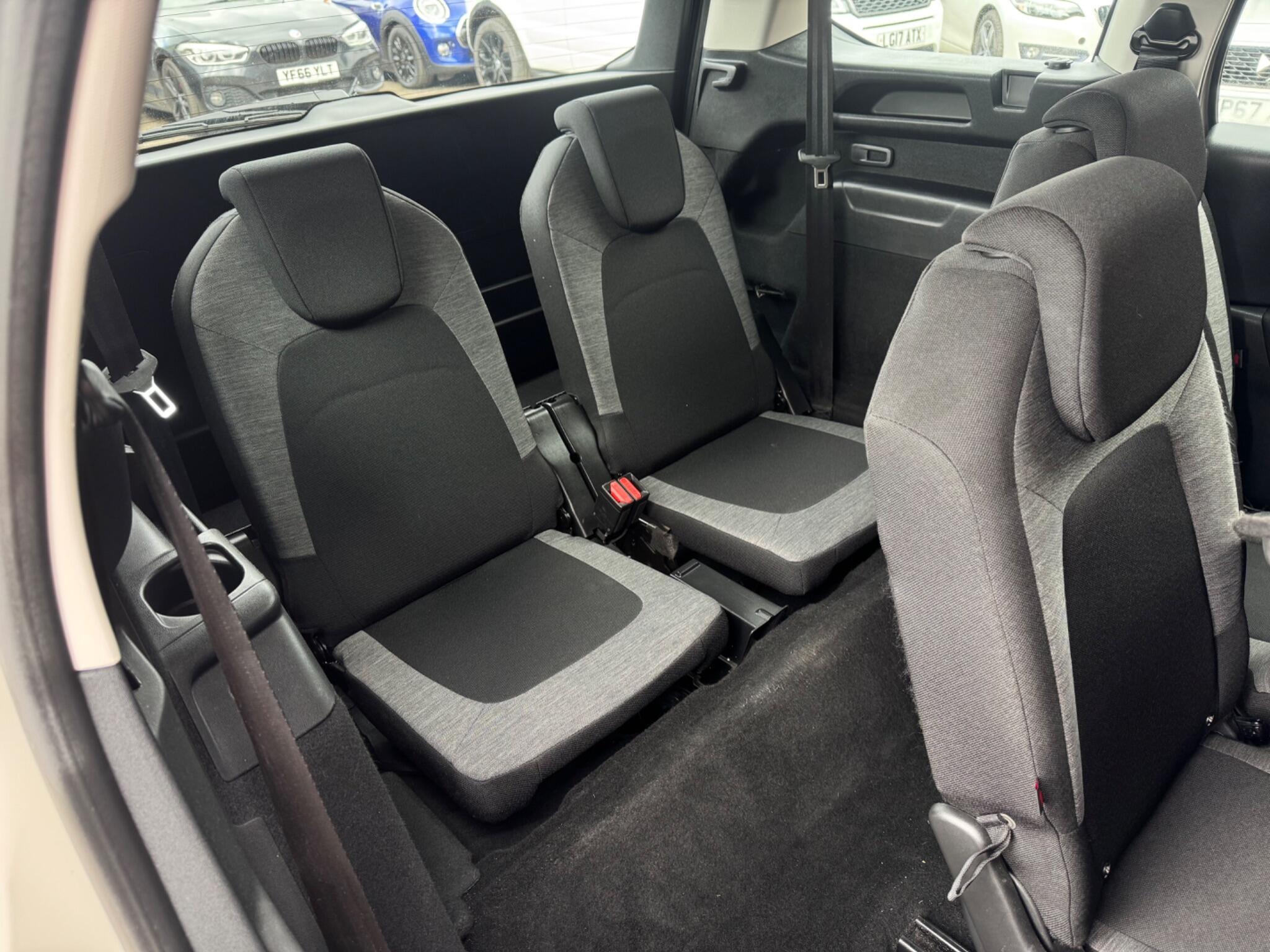 Citroen Grand C4 Picasso - Image 31