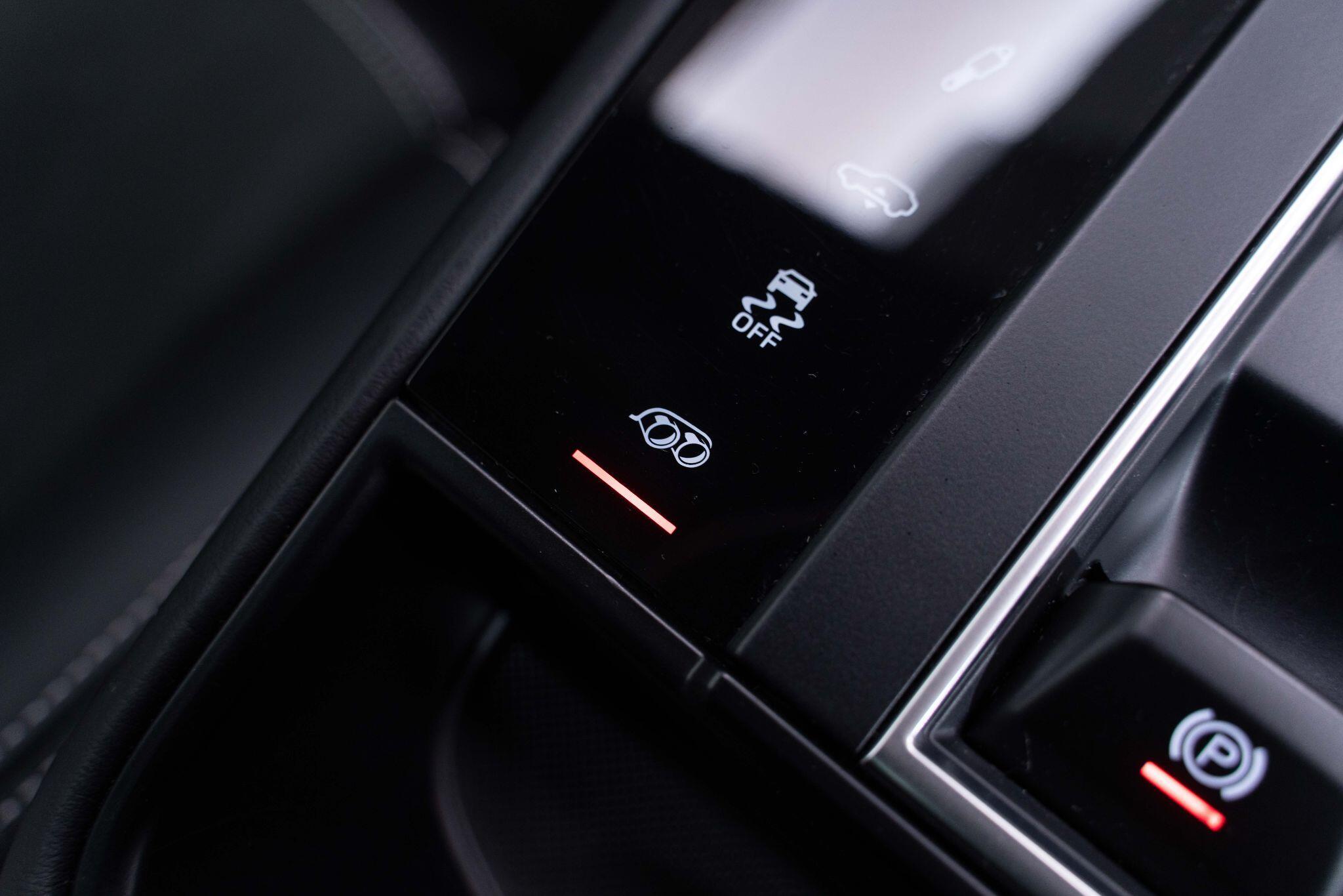 Porsche Macan - Image 24