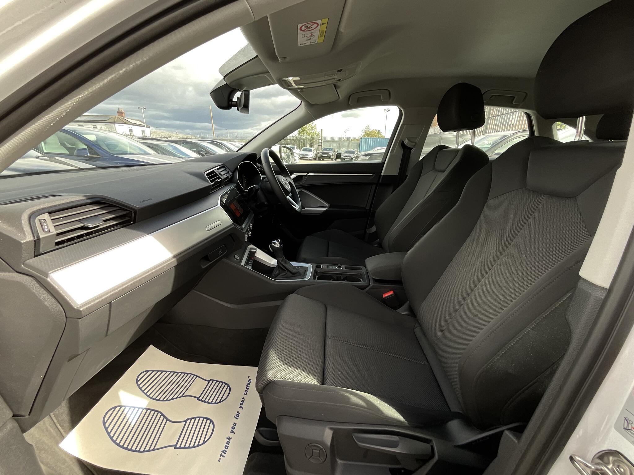 Audi Q3 - Image 14