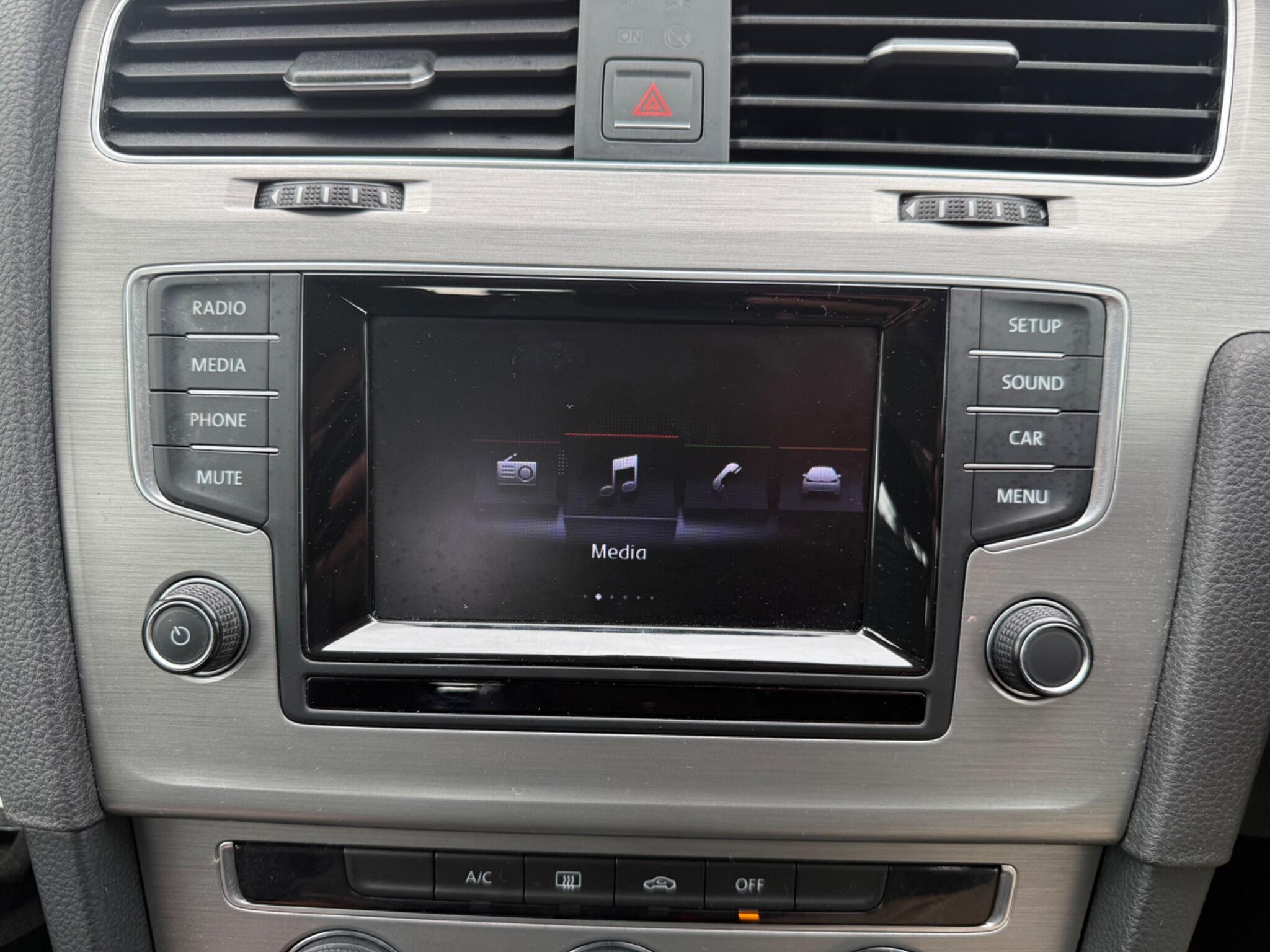 Volkswagen Golf - Image 12