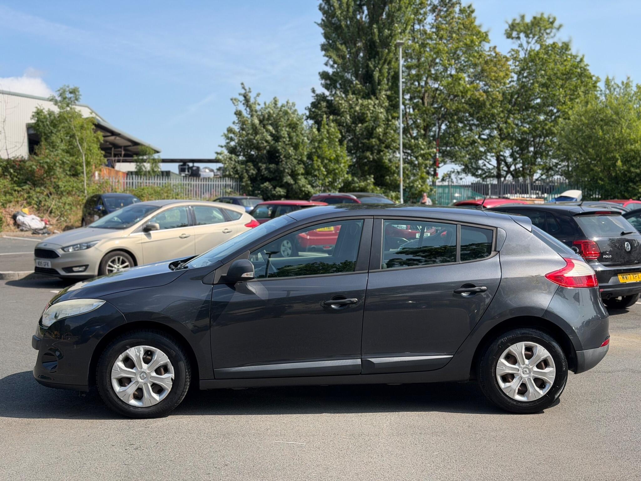 Renault Megane - Image 5