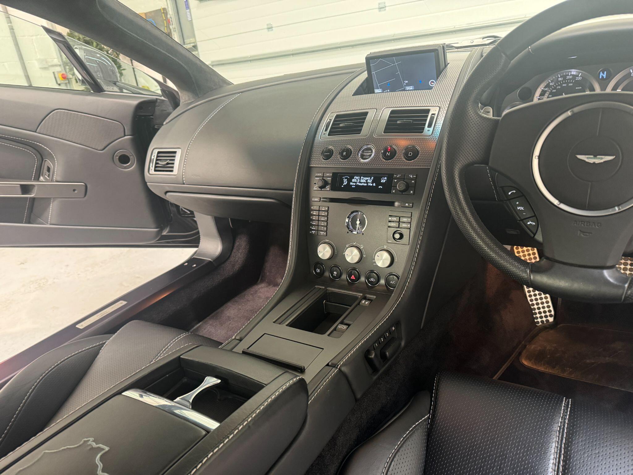 Aston Martin Vantage - Image 29