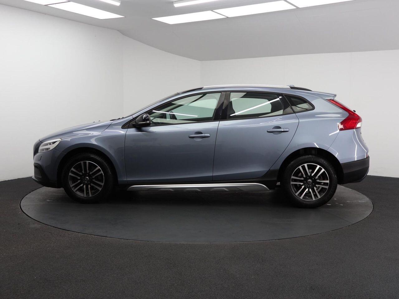 Volvo V40 CROSS COUNTRY - Image 7