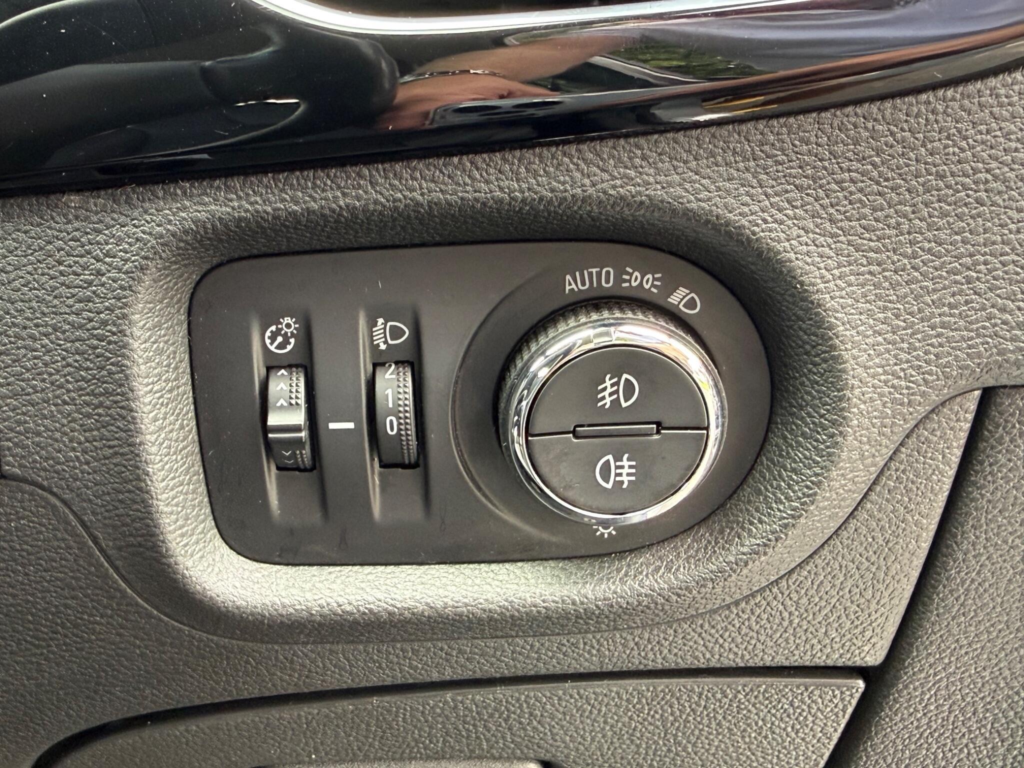 Vauxhall Astra - Image 18