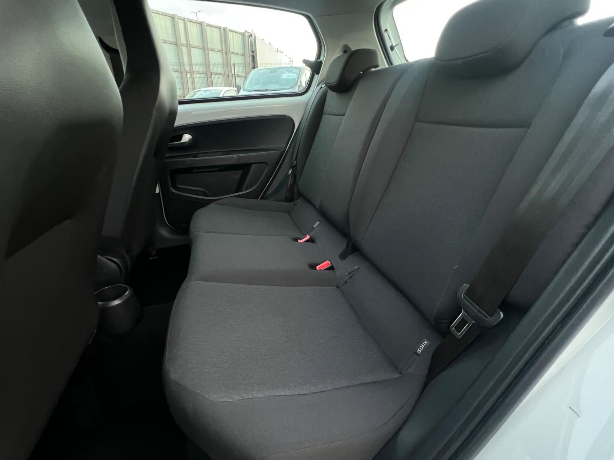 Volkswagen up! - Image 12