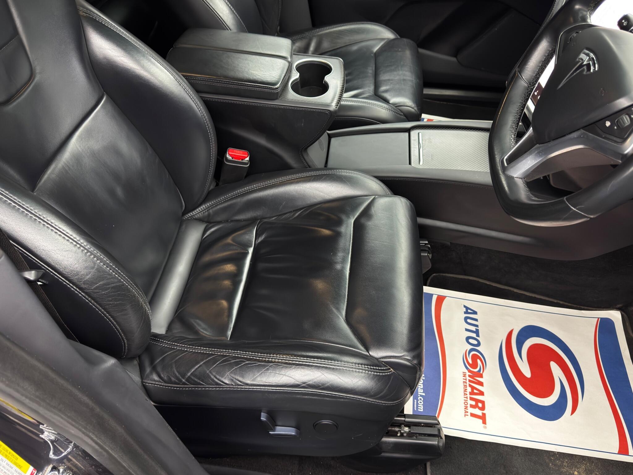 Tesla Model X - Image 14