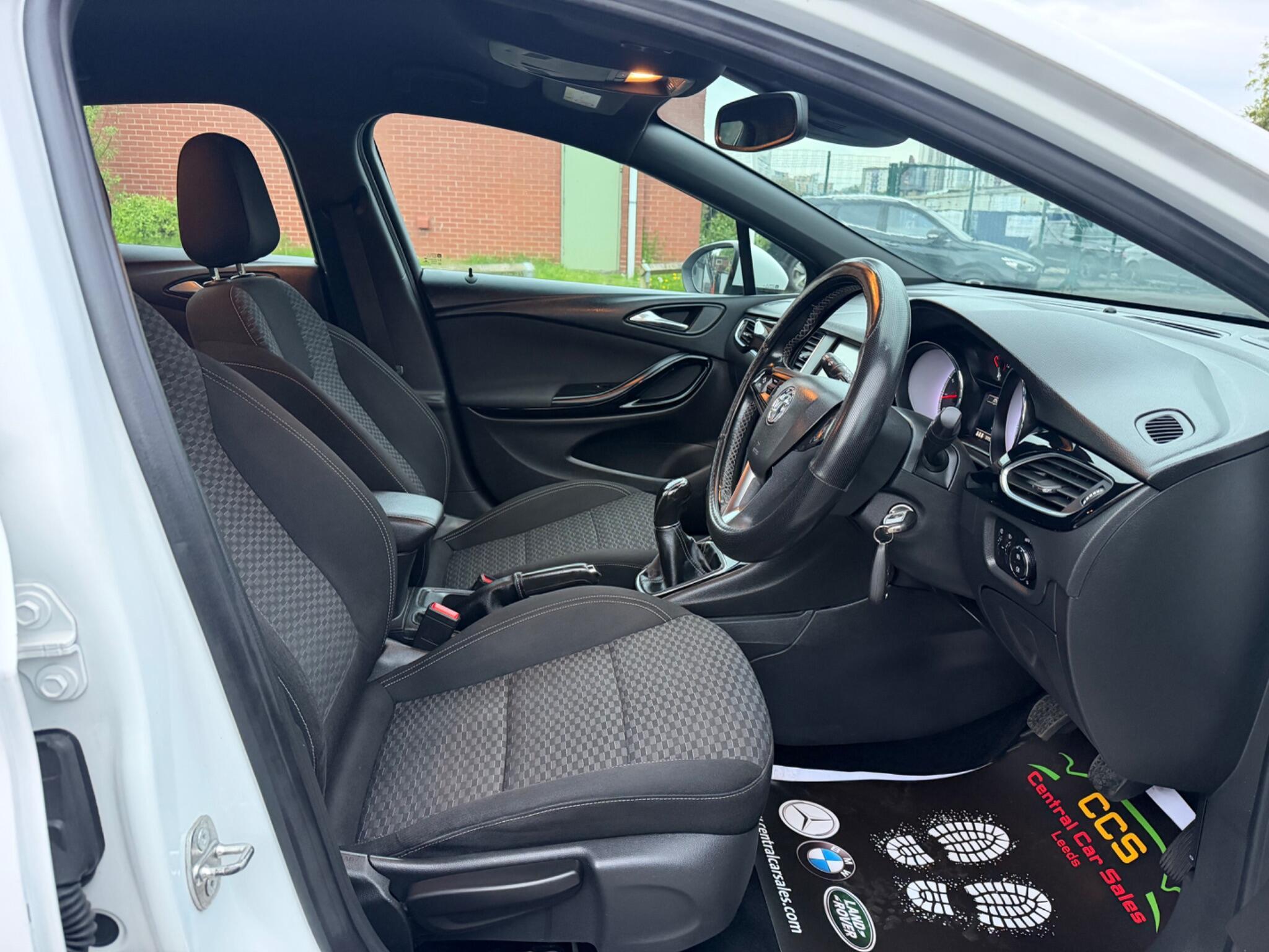 Vauxhall Astra - Image 27