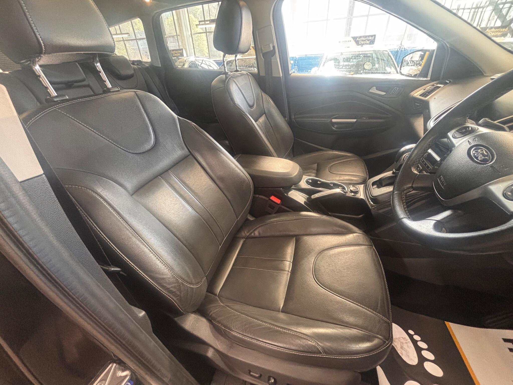 Ford Kuga - Image 20