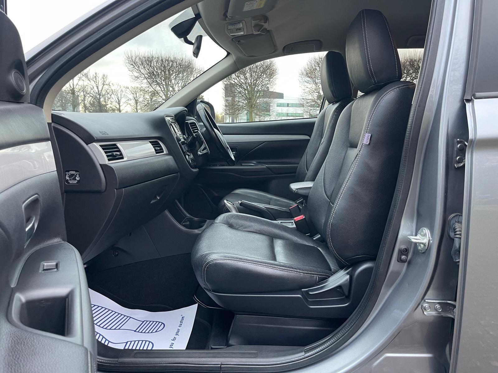 Mitsubishi Outlander - Image 46