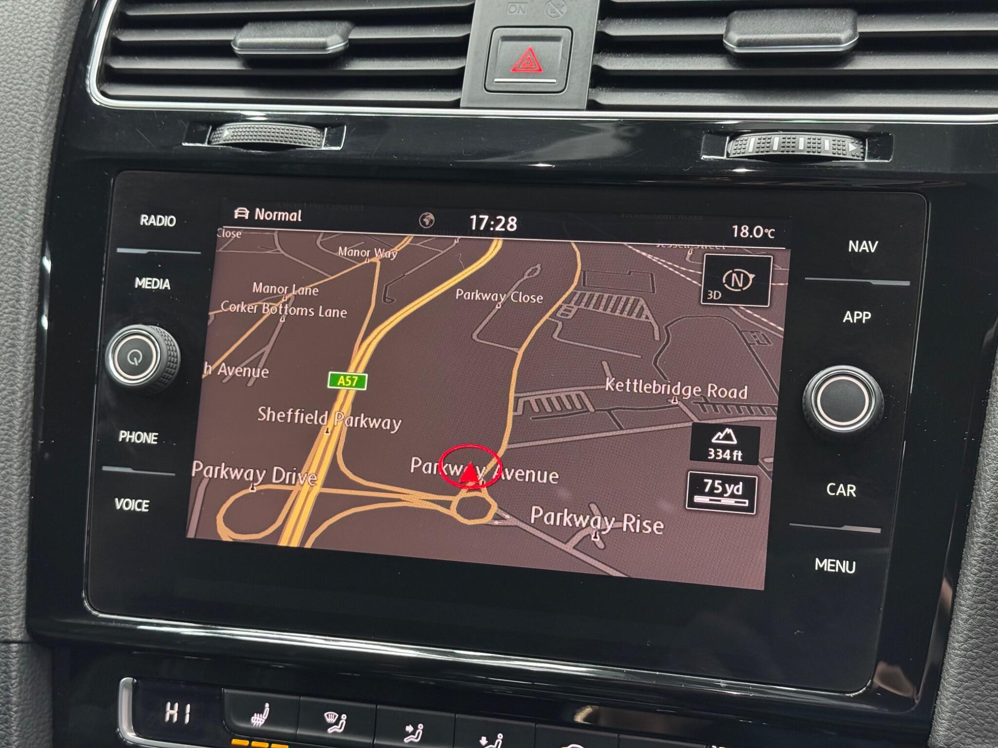 Volkswagen Golf - Image 28