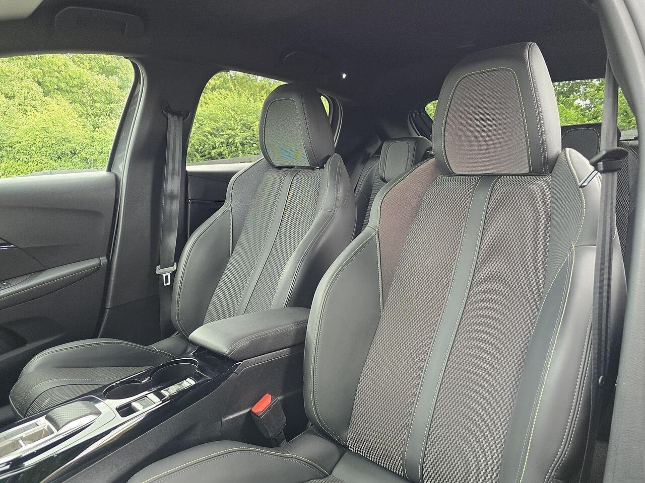 Peugeot 208 - Image 3