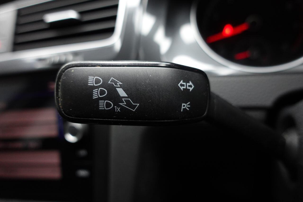 Volkswagen Golf - Image 36