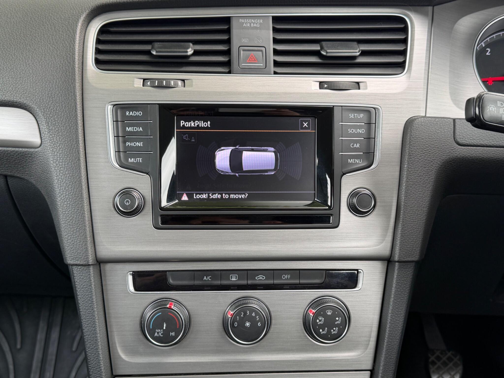Volkswagen Golf - Image 12