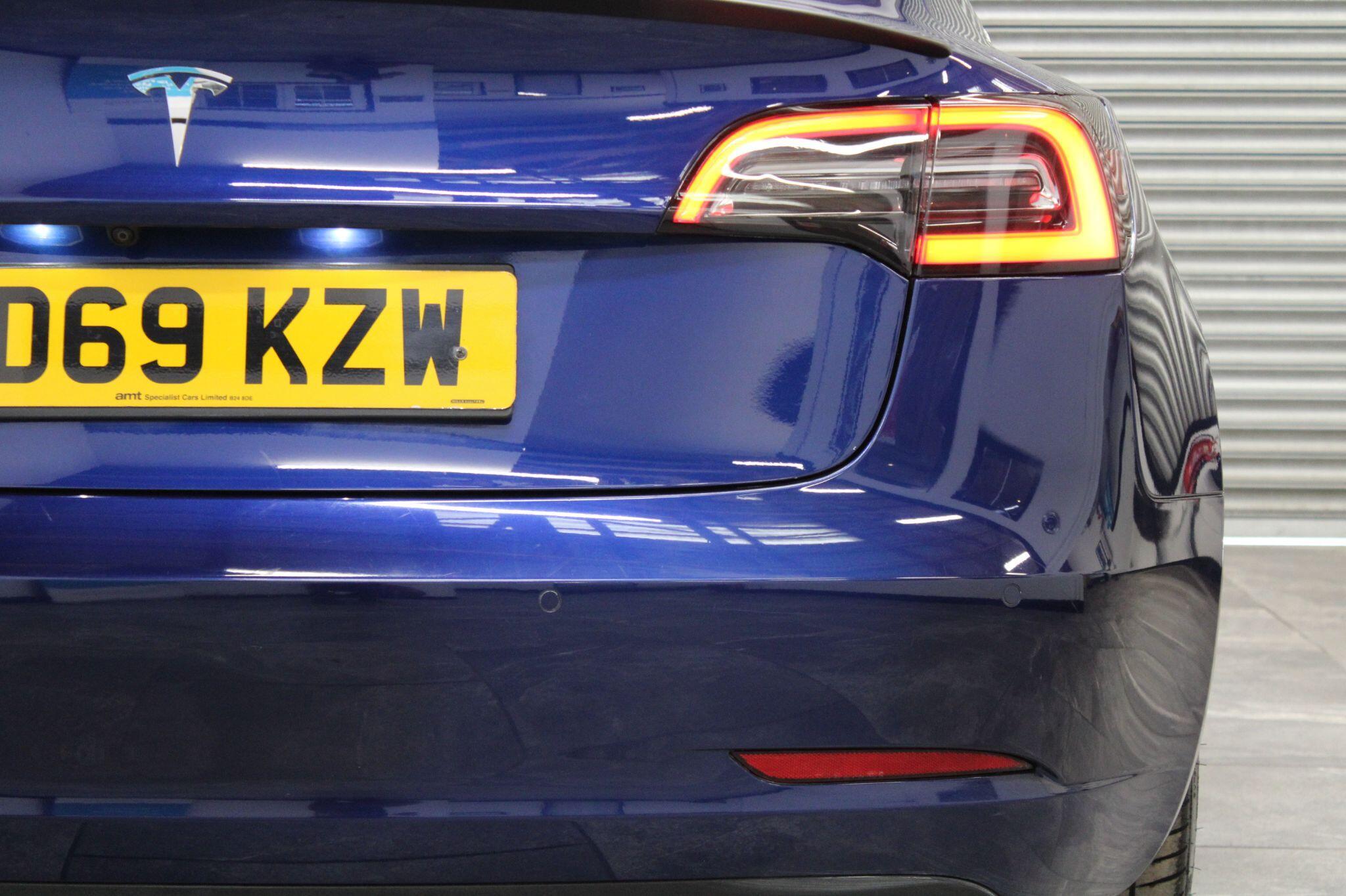 Tesla Model 3 - Image 15