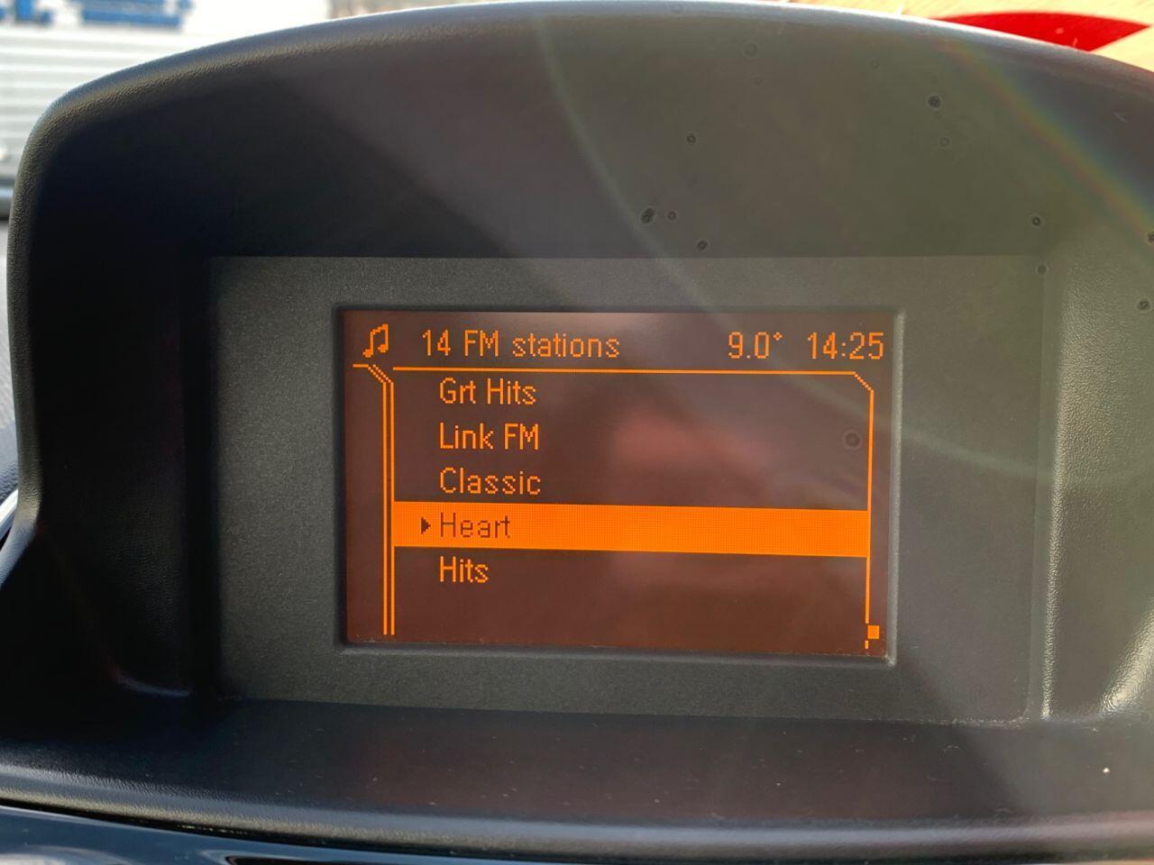 Vauxhall Corsa - Image 11