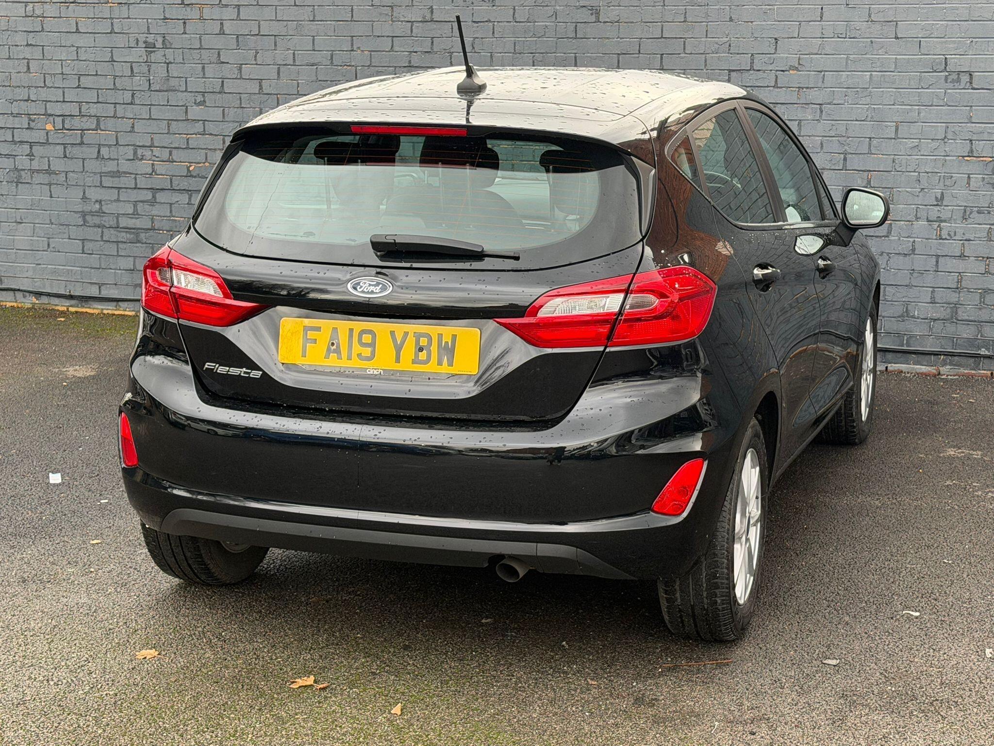 Ford Fiesta - Image 10