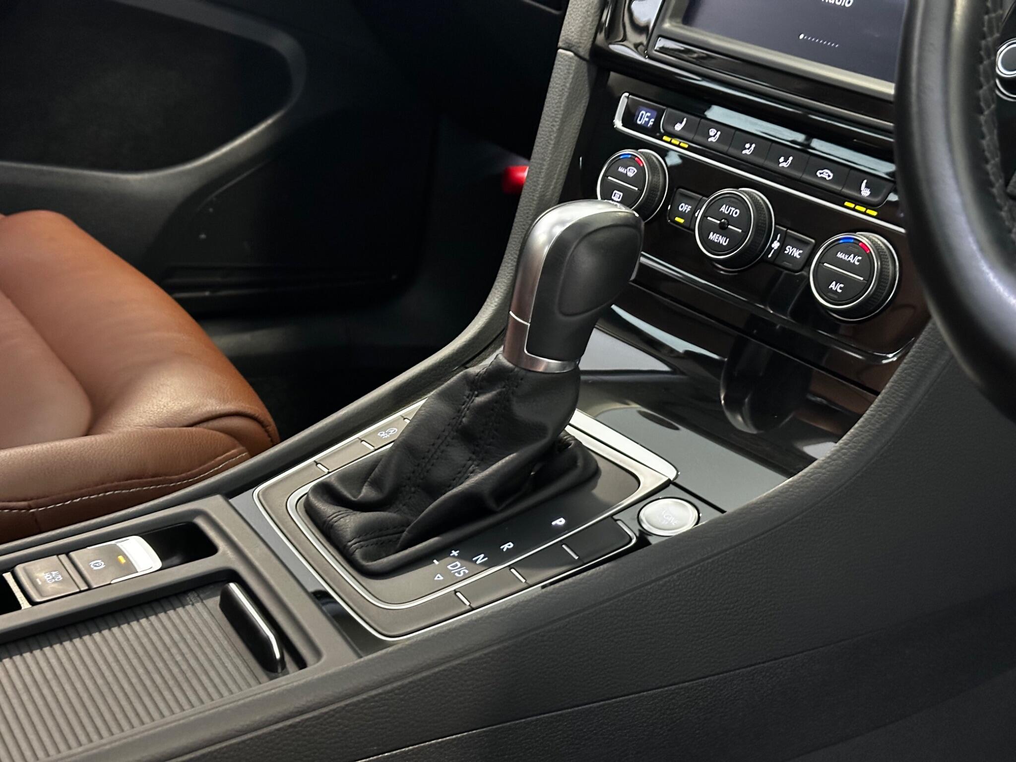 Volkswagen Golf - Image 35