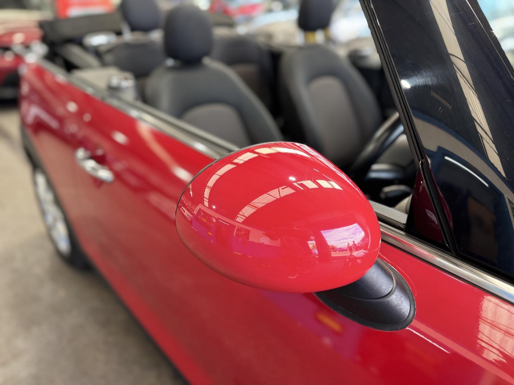 MINI Convertible - Image 15