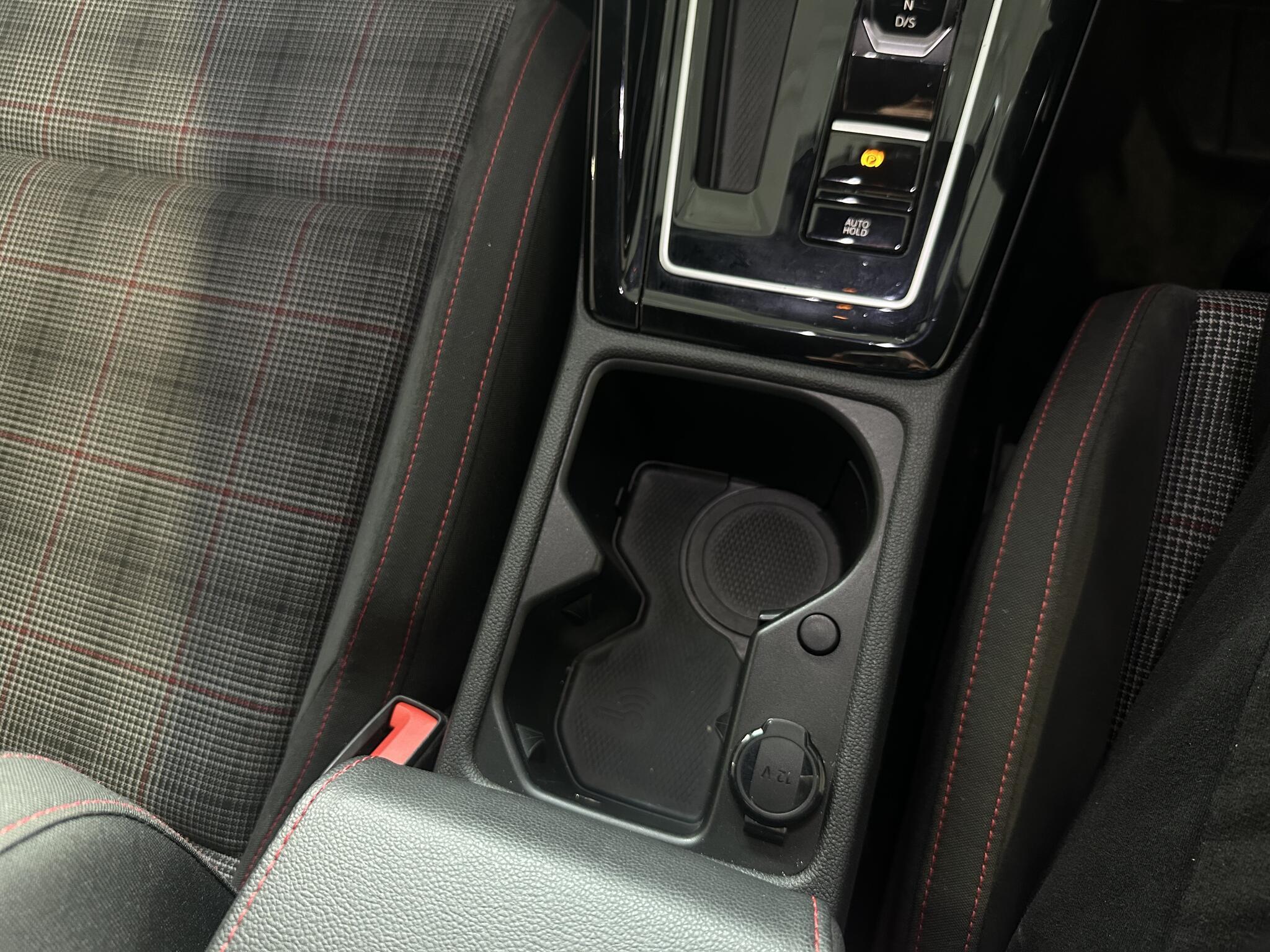 Volkswagen Golf - Image 14