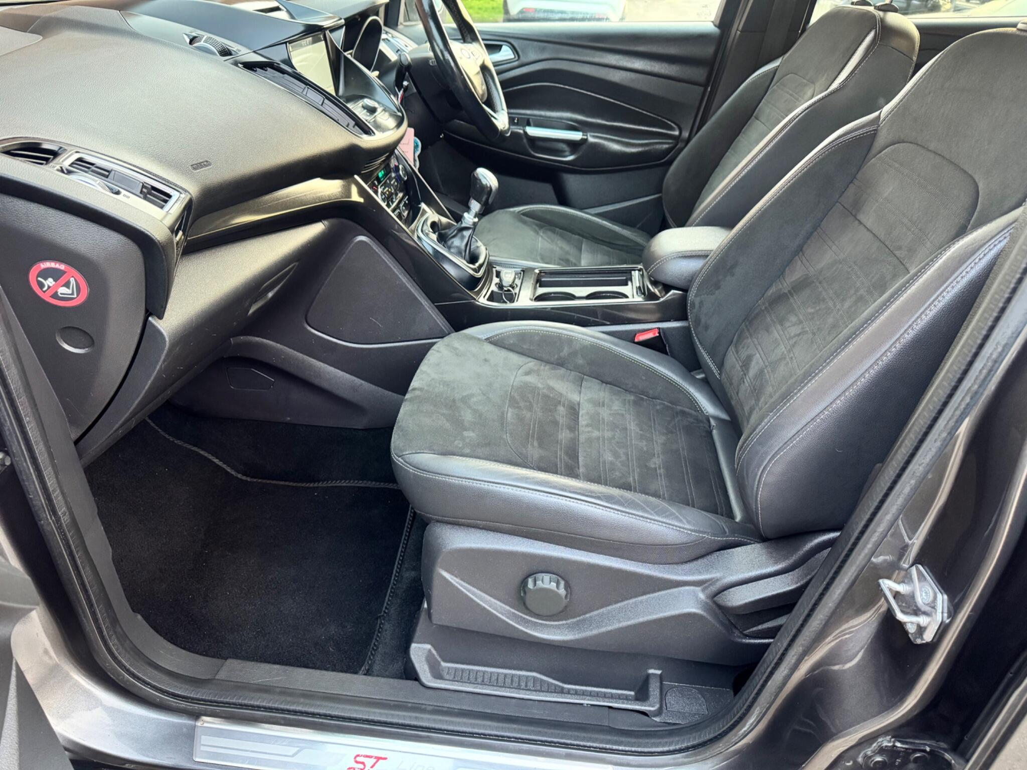 Ford Kuga - Image 48