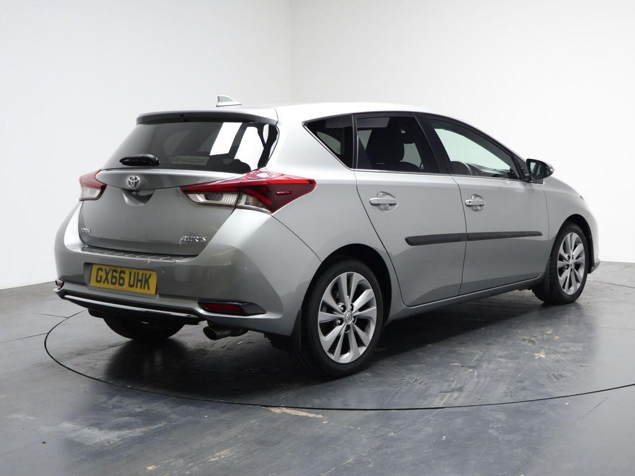 Toyota Auris - Image 12