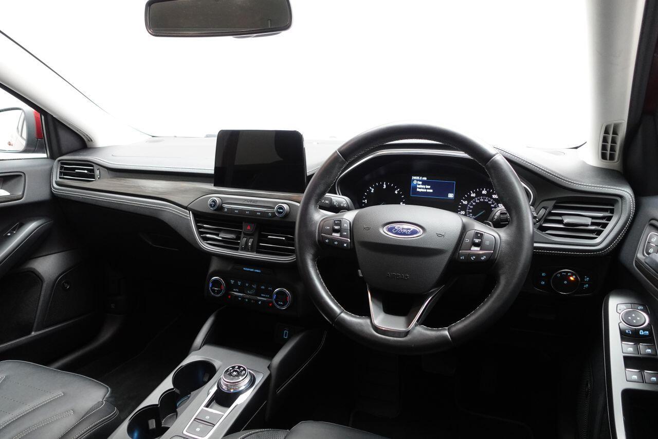 Ford Focus - Image 17