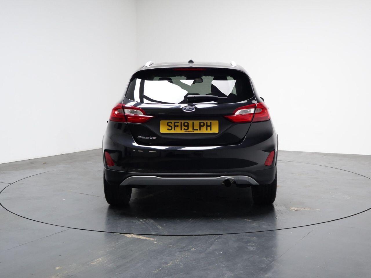 Ford Fiesta - Image 11