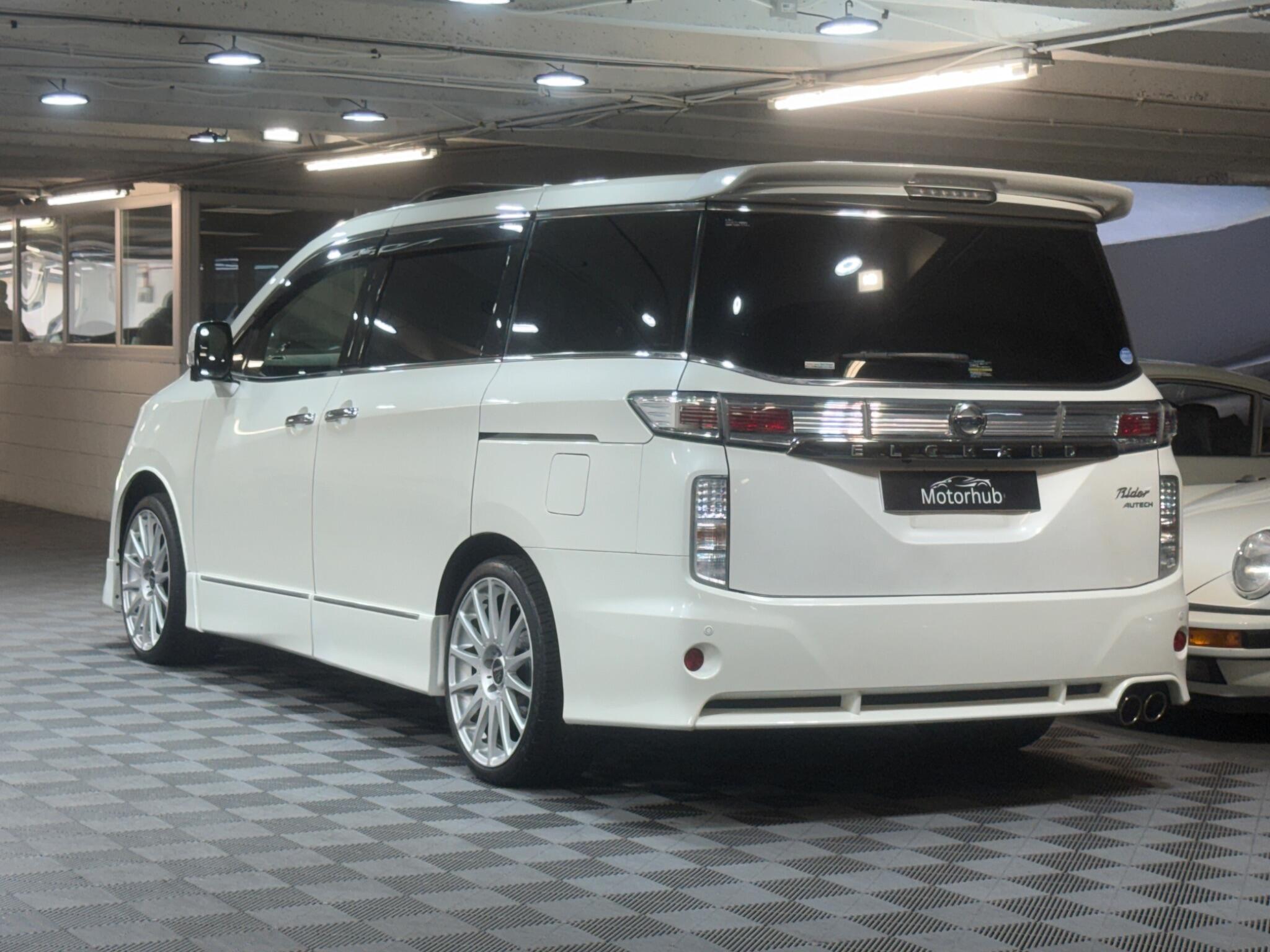 Nissan Elgrand - Image 4