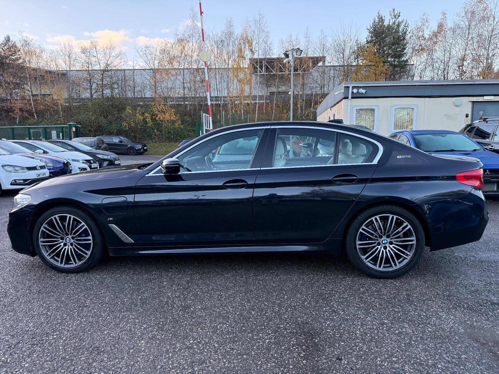 BMW 5 Series - Image 9