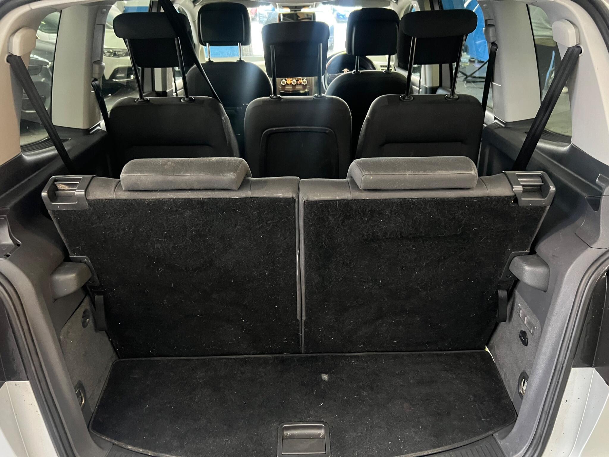 Volkswagen Touran - Image 27