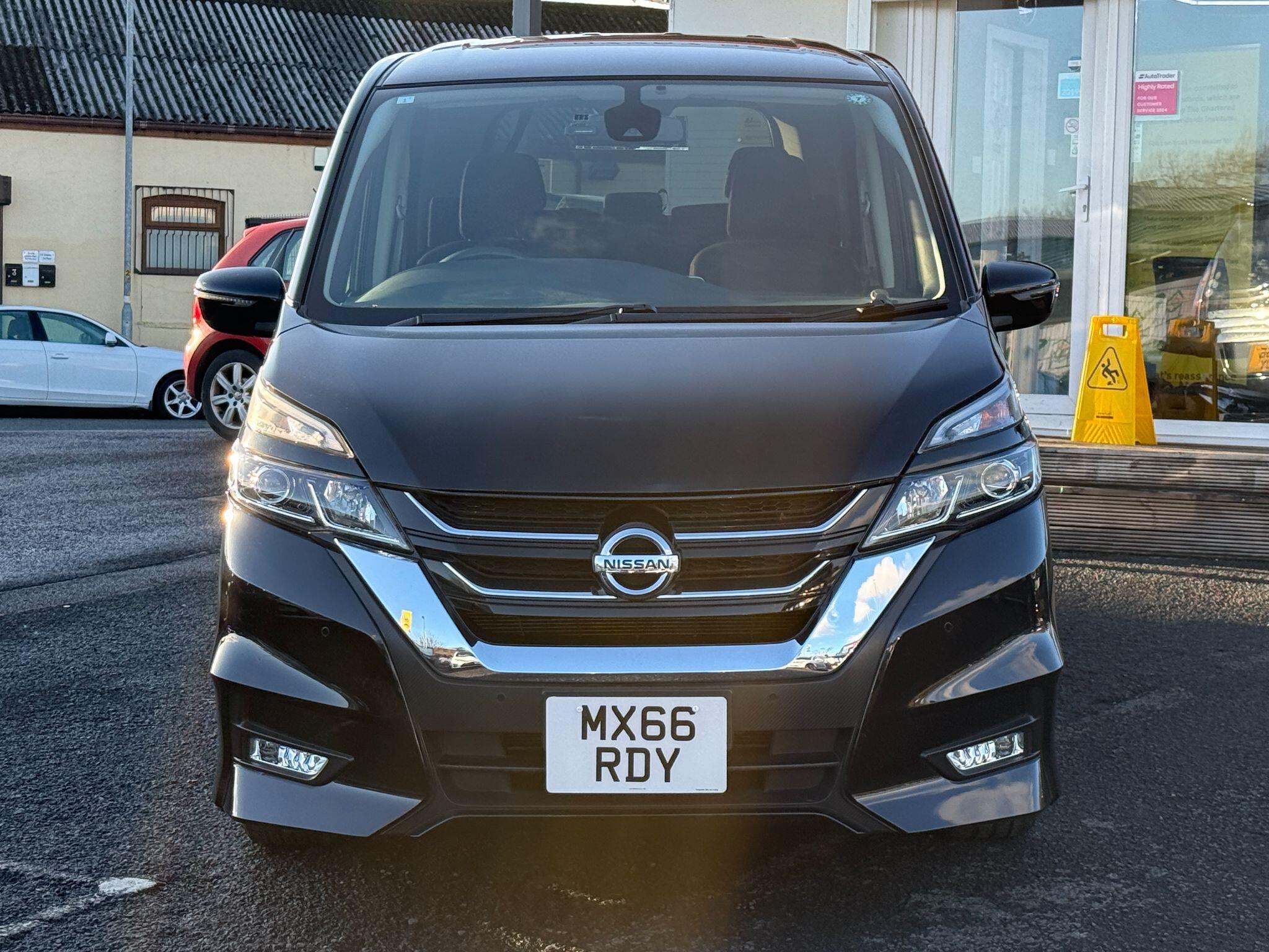 Nissan Serena - Image 8