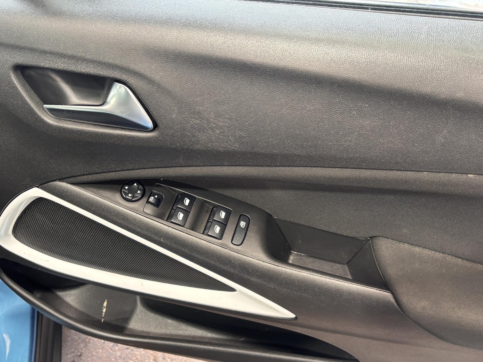 Vauxhall Crossland X - Image 15