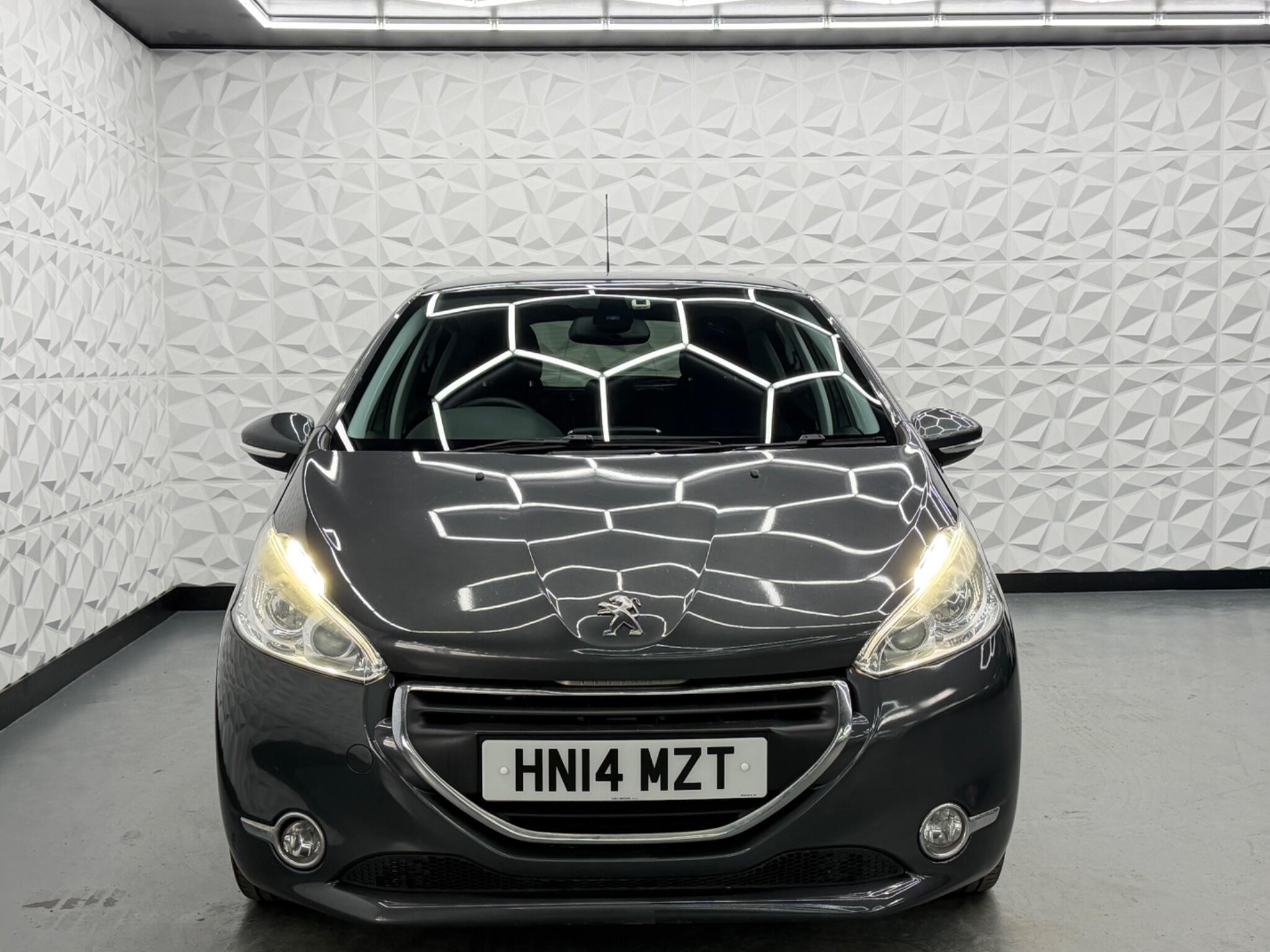 Peugeot 208 - Image 4