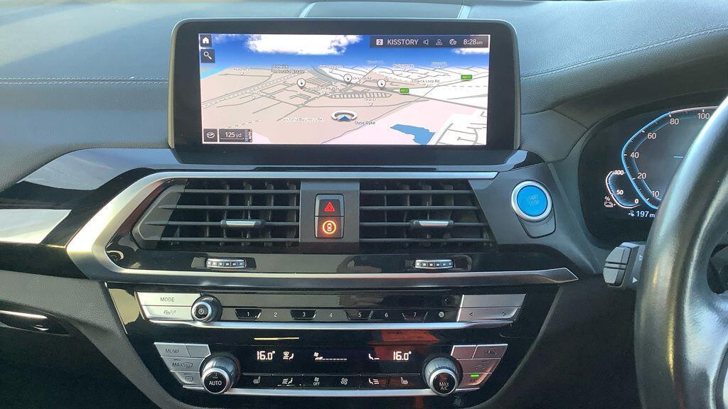 BMW iX3 - Image 2
