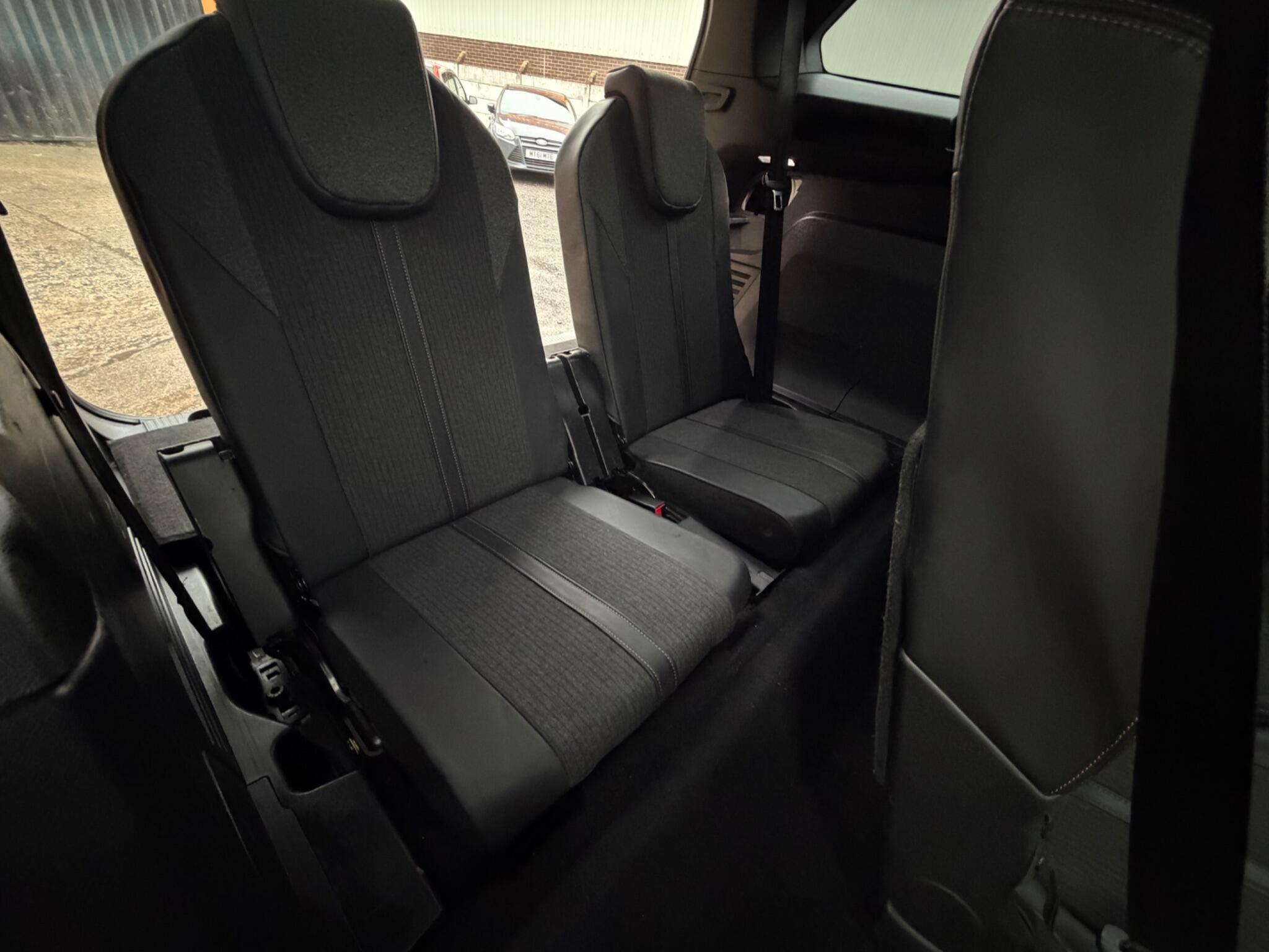 Peugeot 5008 - Image 18