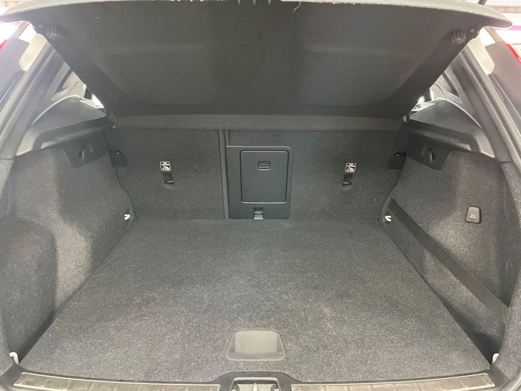 Volvo XC40 - Image 22