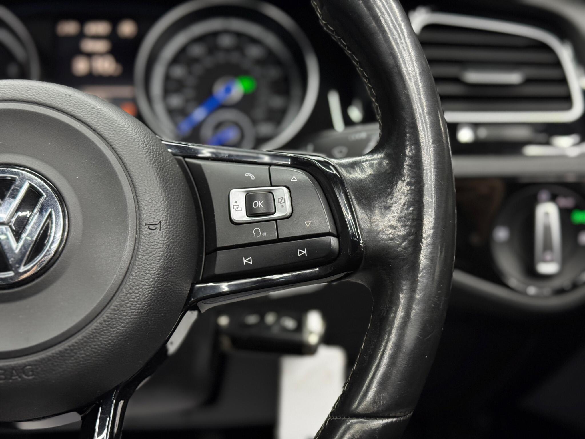 Volkswagen Golf - Image 20