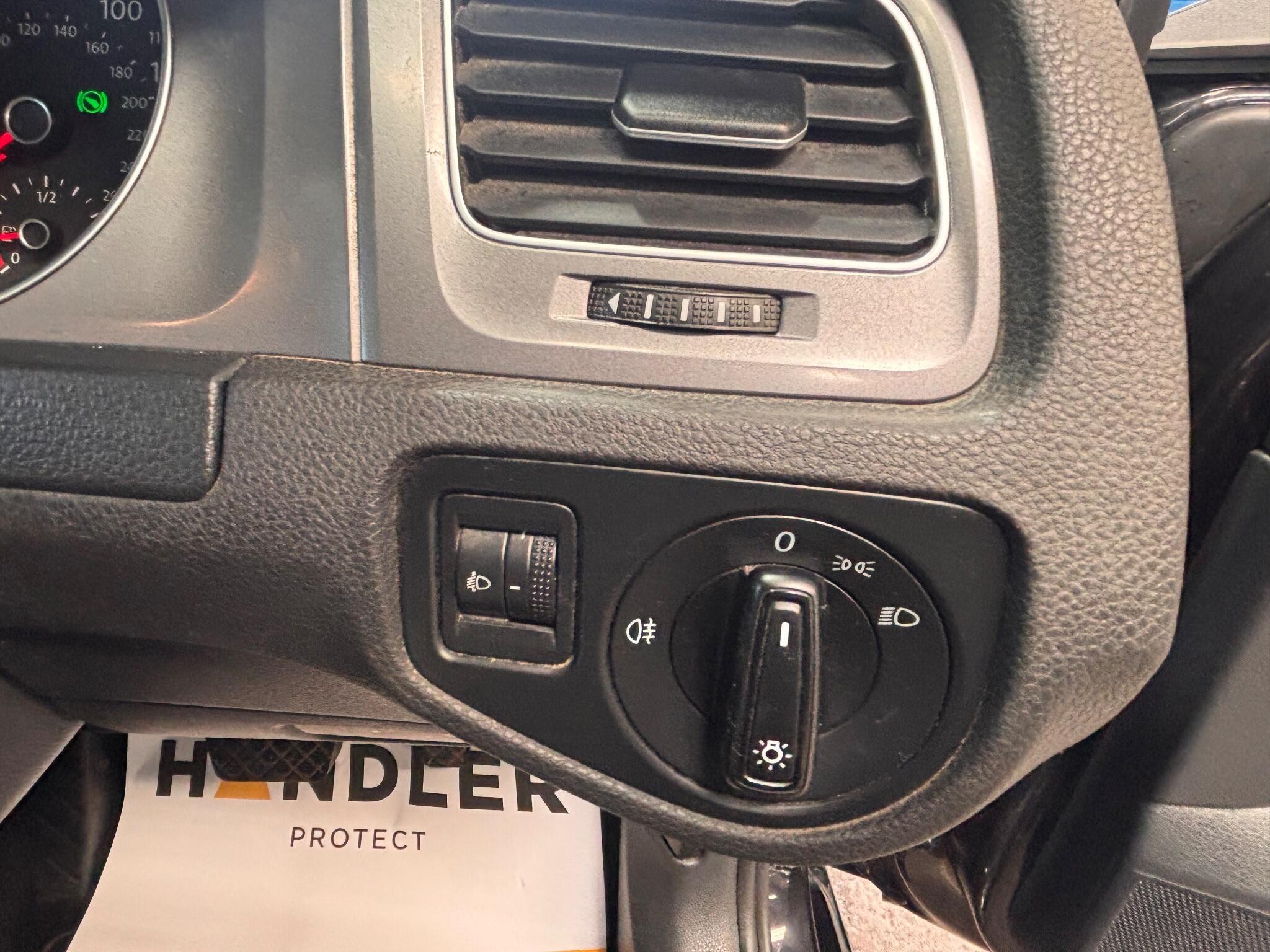 Volkswagen Golf - Image 22